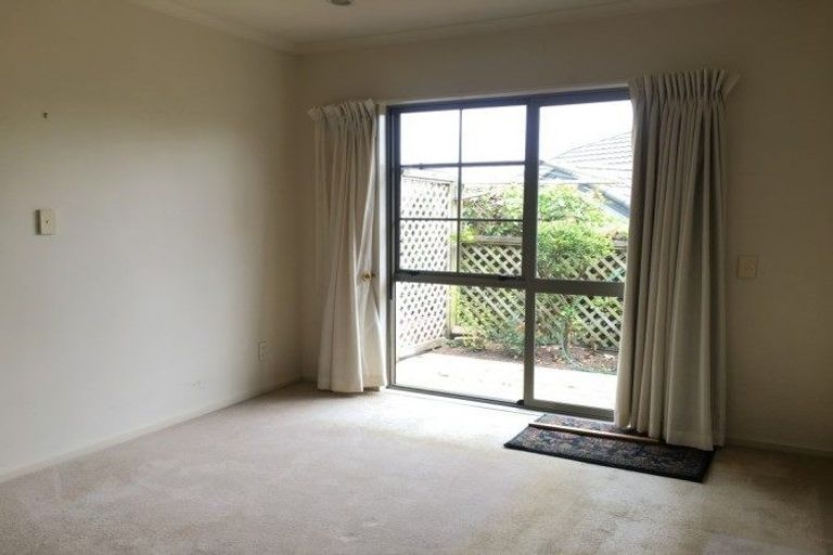 Photo of property in 17 Lakeridge Close, Rangatira Park, Taupo, 3330