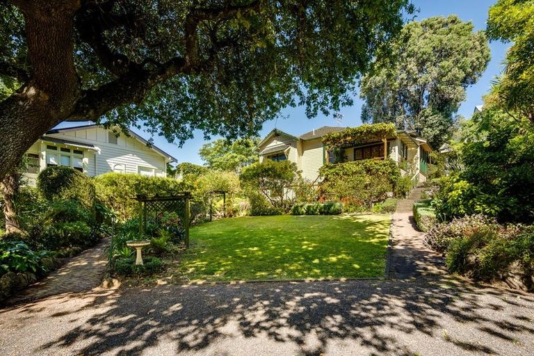 Photo of property in 19 Cameron Road, Bluff Hill, Napier, 4110