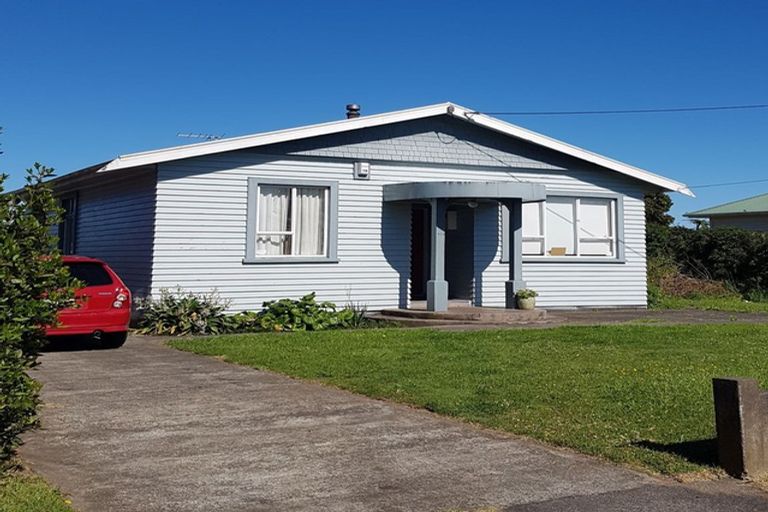 Photo of property in 134 Seaview Road, Westown, New Plymouth, 4310