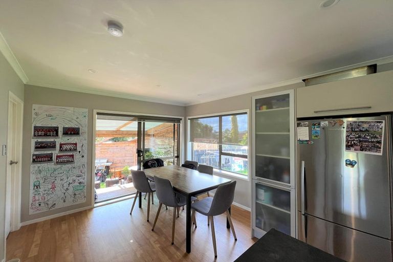 Photo of property in 10 Rene Place, Sunnyhills, Auckland, 2010