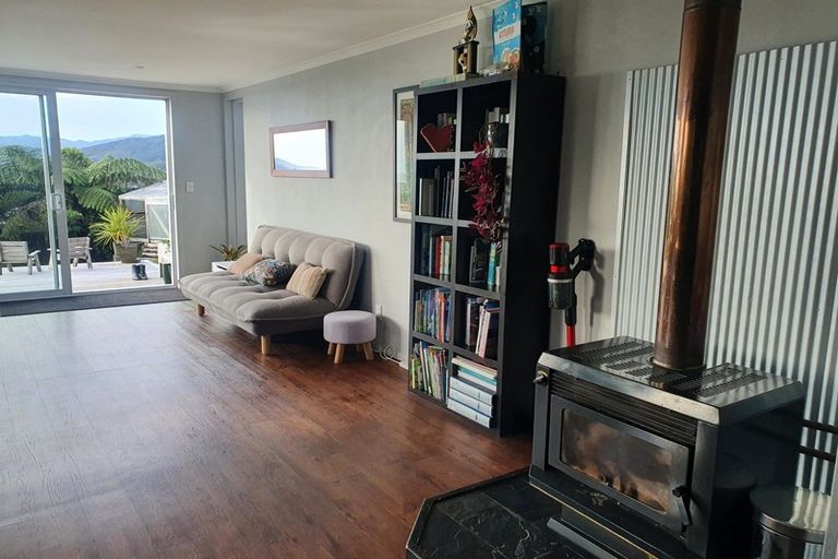 Photo of property in 3 Arnott Heights East, Greymouth, 7805