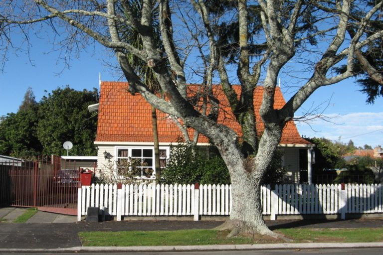 Photo of property in 74 Alfred Street, Fairfield, Hamilton, 3214