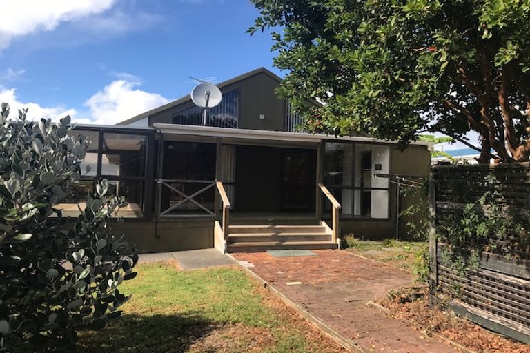 Photo of property in 1454 Whangaparaoa Road, Army Bay, Whangaparaoa, 0930