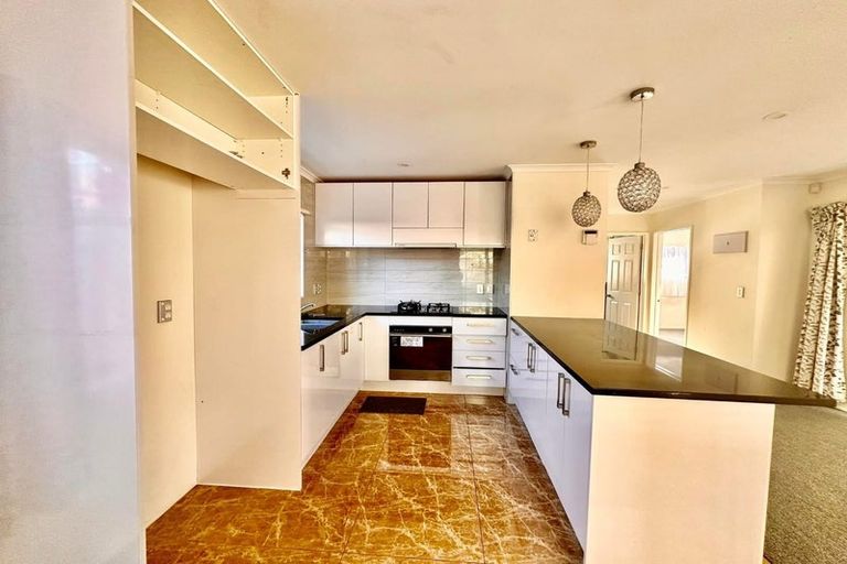 Photo of property in 109 Everglade Drive, Totara Heights, Auckland, 2105