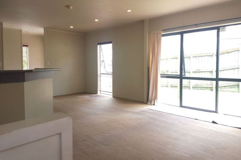 Photo of property in 820/12 Northcross Drive, Oteha, Auckland, 0632