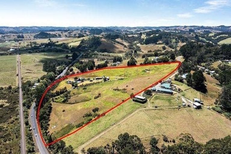 Photo of property in 380 Kaipara Coast Highway, Helensville, Kaukapakapa, 0871