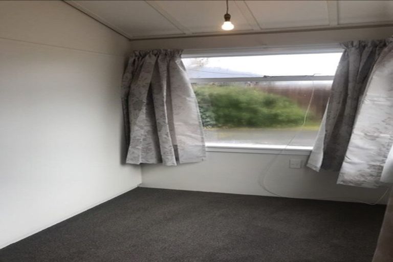 Photo of property in 1/12 Mcfaddens Road, St Albans, Christchurch, 8052