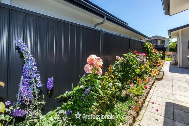 Photo of property in 13 Somerby Mews, Silverstream, Upper Hutt, 5019