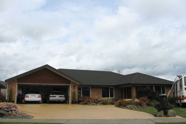 Photo of property in 17 Stead Crescent, Stoke, Nelson, 7011