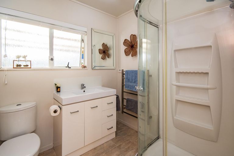 Photo of property in 5 Lorelei Place, Opaheke, Papakura, 2113