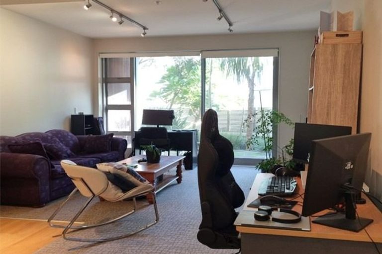 Photo of property in Masina Apartments, 106/80 Riddiford Street, Newtown, Wellington, 6021