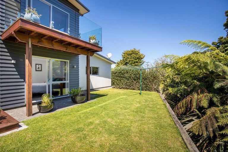 Photo of property in 398 Mangorei Road, Highlands Park, New Plymouth, 4312