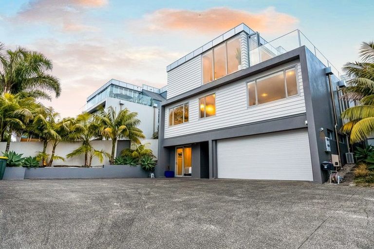Photo of property in 127 Beach Road, Castor Bay, Auckland, 0620