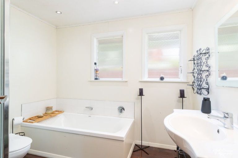 Photo of property in 10 Kopara Grove, Stokes Valley, Lower Hutt, 5019