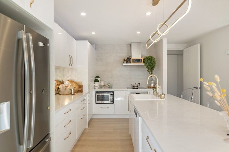 Photo of property in 10 Pendeen Crescent, Jacks Point, Queenstown, 9371