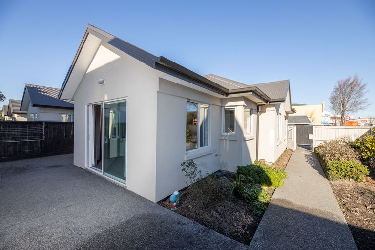Photo of property in 1/6 Kauri Street, Riccarton, Christchurch, 8041