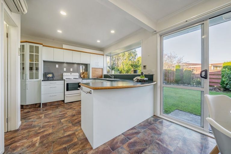Photo of property in 17 De Menech Grove, Avalon, Lower Hutt, 5011