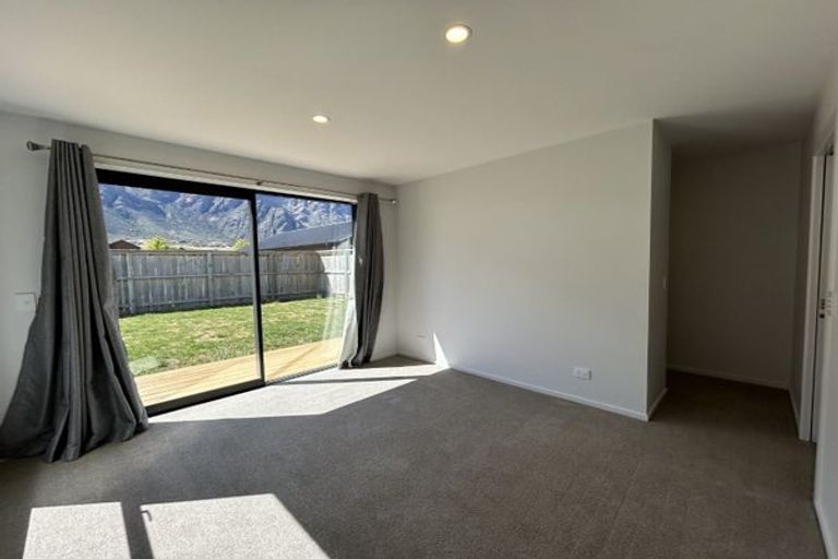 Photo of property in 51 Howden Drive, Jacks Point, 9371