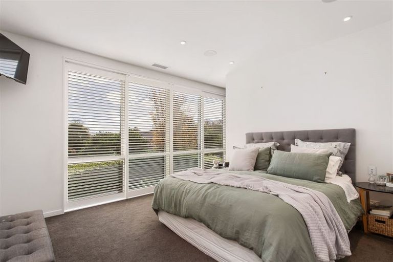 Photo of property in 64 Kotare Street, Fendalton, Christchurch, 8041