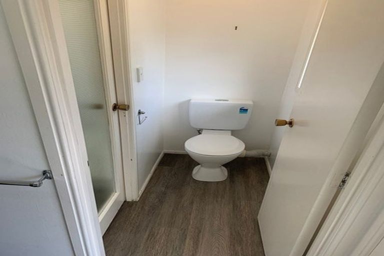 Photo of property in 1/190 Queen Street, Northcote Point, Auckland, 0627