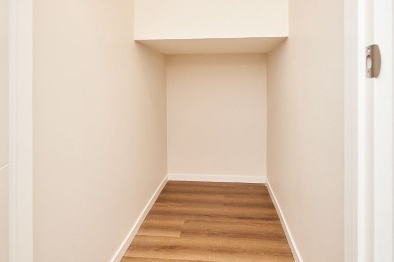 Photo of property in 36c Eastern Beach Road, Bucklands Beach, Auckland, 2012