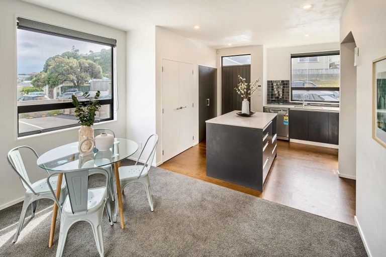 Photo of property in 2b Mamari Street, Rongotai, Wellington, 6022