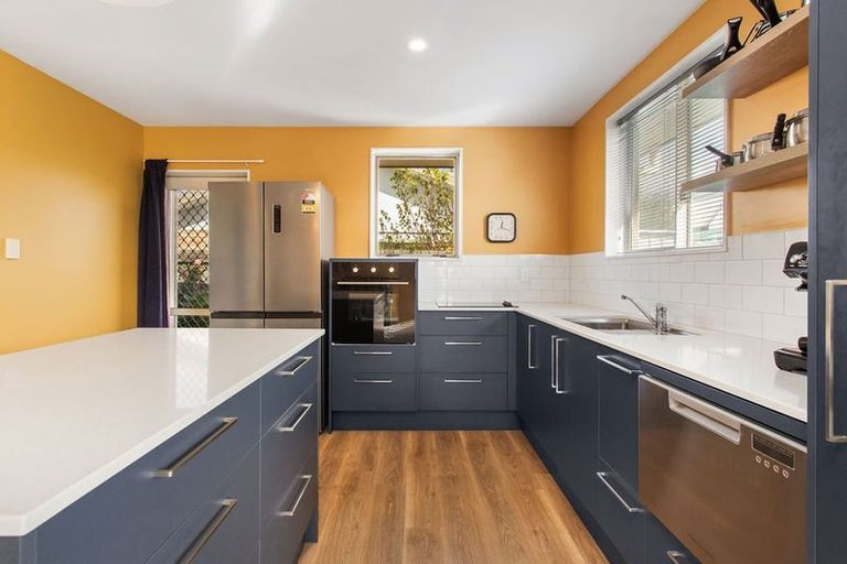 Photo of property in 15 Charlotte Lane, Woolston, Christchurch, 8062