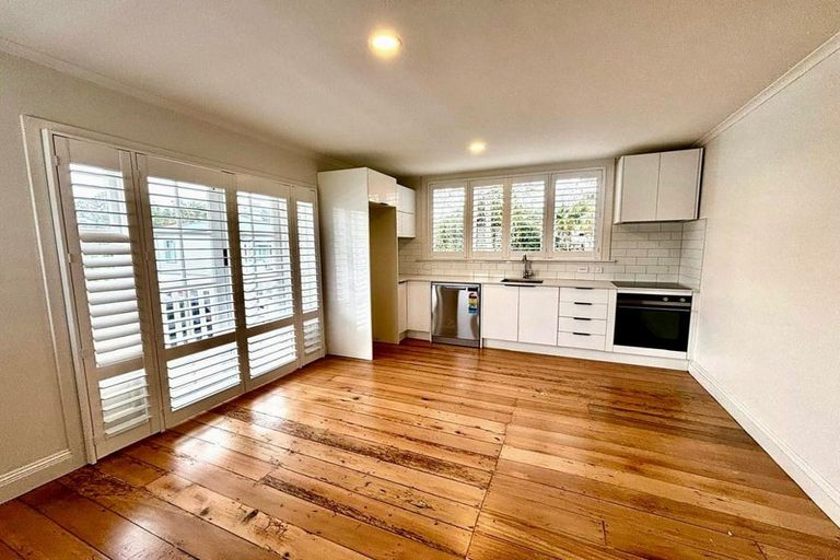 Photo of property in 4 Anne Street, Devonport, Auckland, 0624