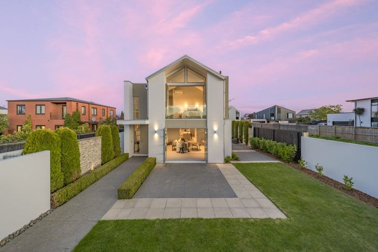 Photo of property in 72 Wai-iti Terrace, Bryndwr, Christchurch, 8052