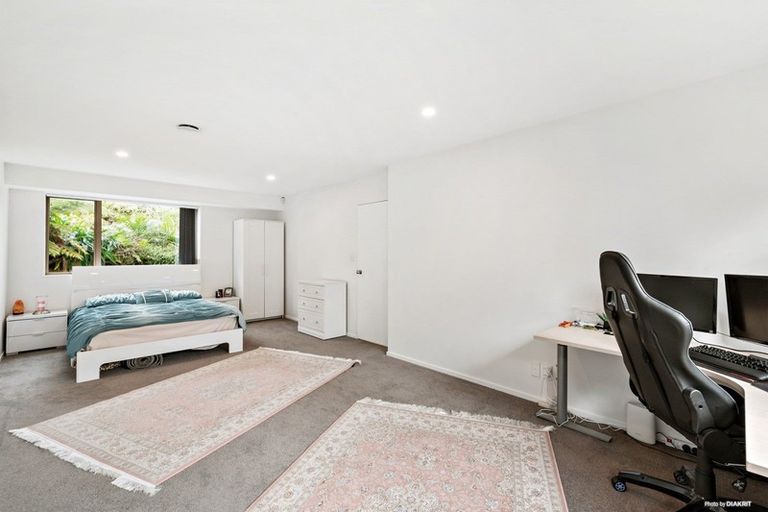 Photo of property in 17 Meteor Place, Schnapper Rock, Auckland, 0632