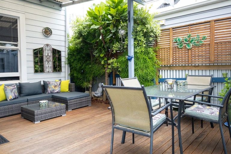 Photo of property in 44 Meeanee Quay, Westshore, Napier, 4110