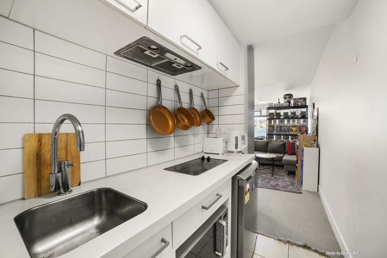 Photo of property in The Capital, 21/370 Oriental Parade, Oriental Bay, Wellington, 6011