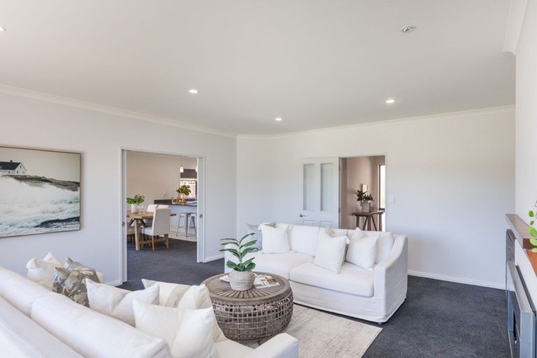 Photo of property in 30 Grand Oaks Drive, Awapuni, Palmerston North, 4412