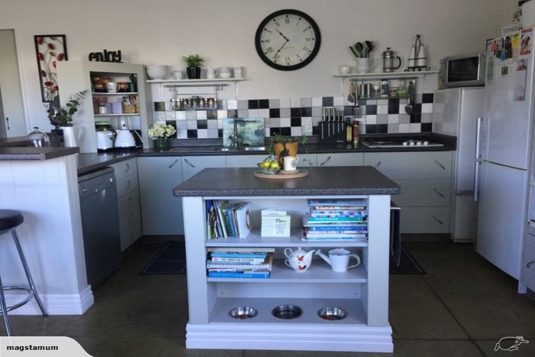 Photo of property in 12 Muapoko Street, Himatangi Beach, Foxton, 4891