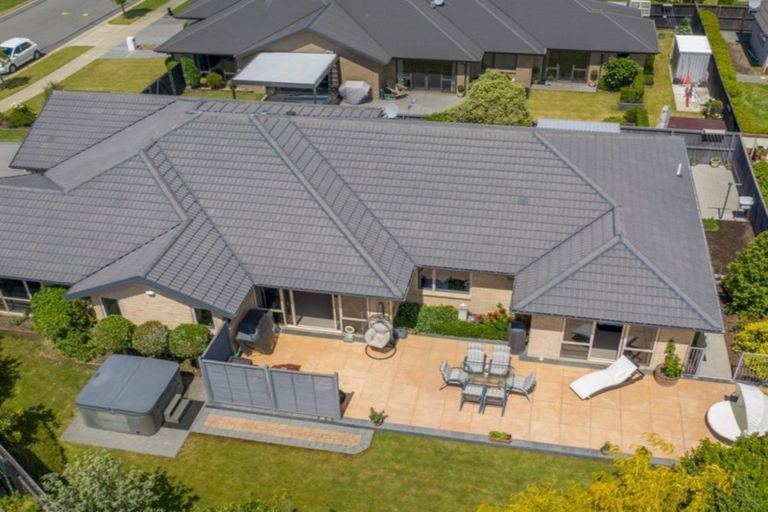 Photo of property in 54 Westpark Drive, Burnside, Christchurch, 8053