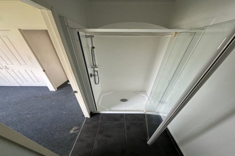 Photo of property in 10 Swanson Road, Henderson, Auckland, 0610