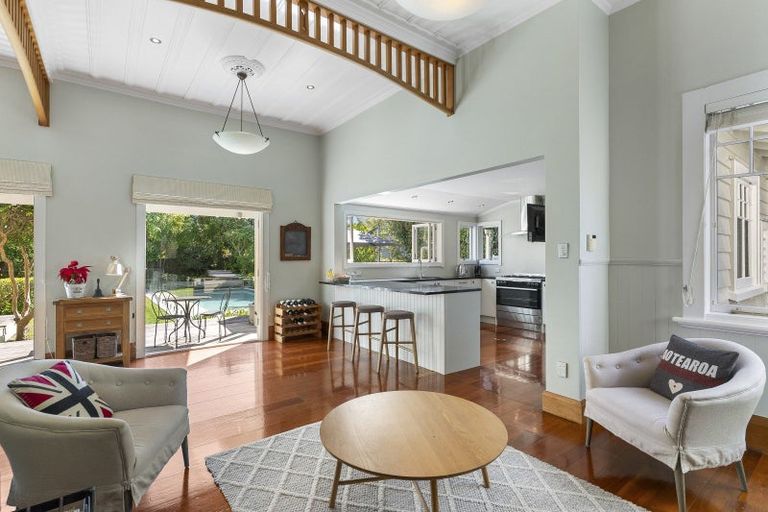 Photo of property in 42 Norwood Road, Bayswater, Auckland, 0622