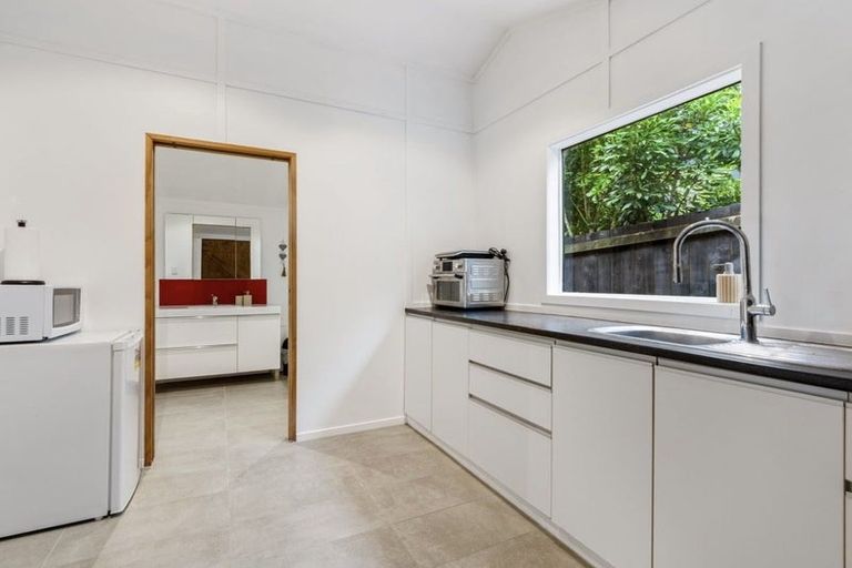 Photo of property in 279 Royal Road, Massey, Auckland, 0614