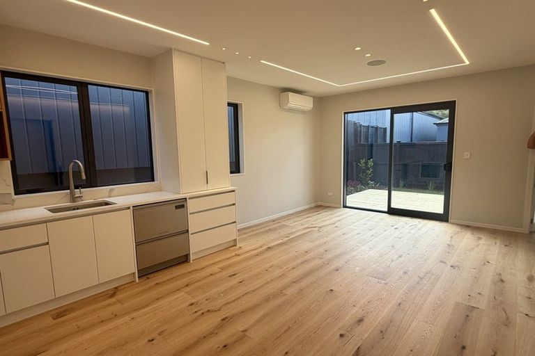 Photo of property in 17 Mahinga Kai Road, Orewa, 0931