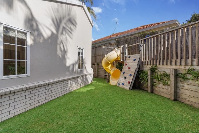 Photo of property in 13 Westminster Gardens, Unsworth Heights, Auckland, 0632