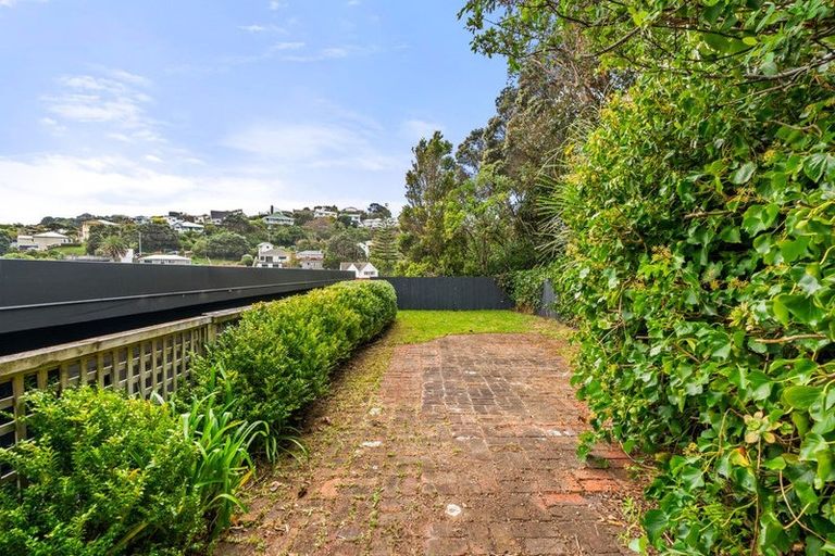 Photo of property in 11 Cavendish Square, Strathmore Park, Wellington, 6022