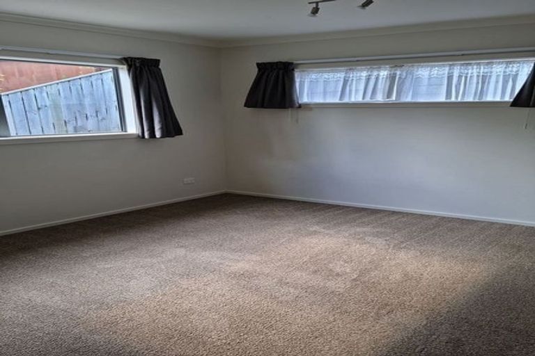 Photo of property in 14a Tobago Crescent, Grenada North, Wellington, 5028