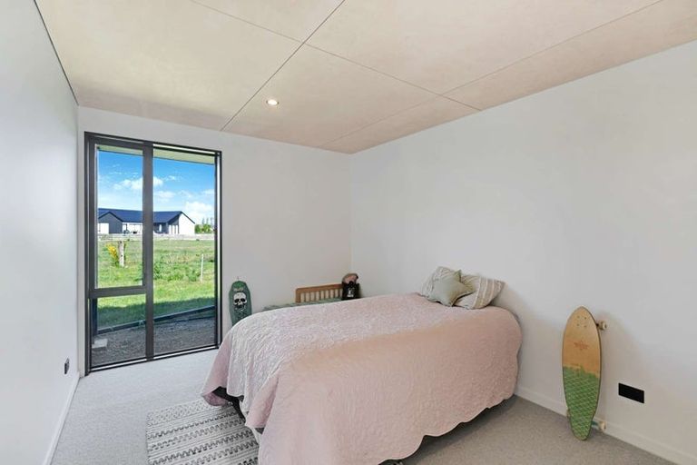 Photo of property in 82 Queens Avenue, Waikuku Beach, 7402