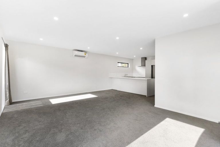 Photo of property in 41 Kingdale Road, Henderson, Auckland, 0610