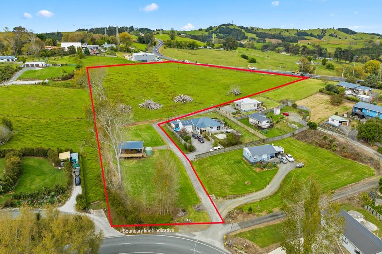 Photo of property in 30a Settlement Road, Kaiwaka, 0573