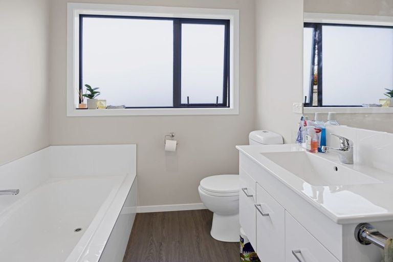 Photo of property in 48b Celia Street, Stratford, 4332