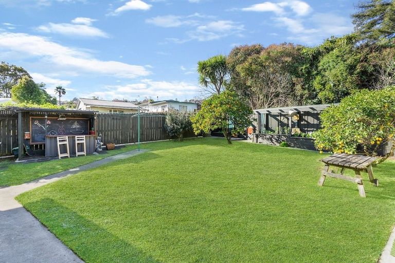 Photo of property in 3 Mack Place, Red Hill, Papakura, 2110