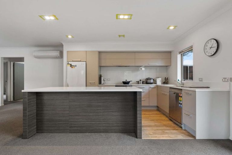 Photo of property in 117a Kawaha Point Road, Kawaha Point, Rotorua, 3010