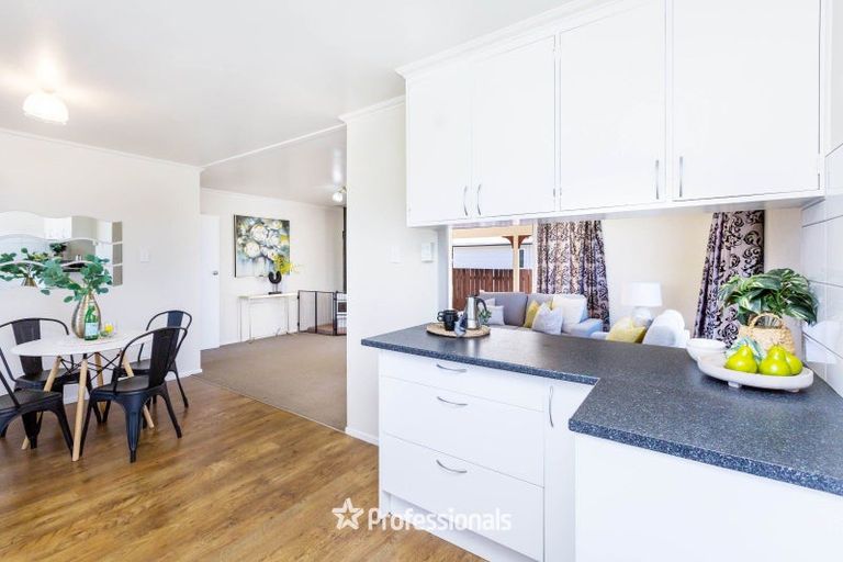 Photo of property in 35 Tacoma Drive, Totara Park, Upper Hutt, 5018