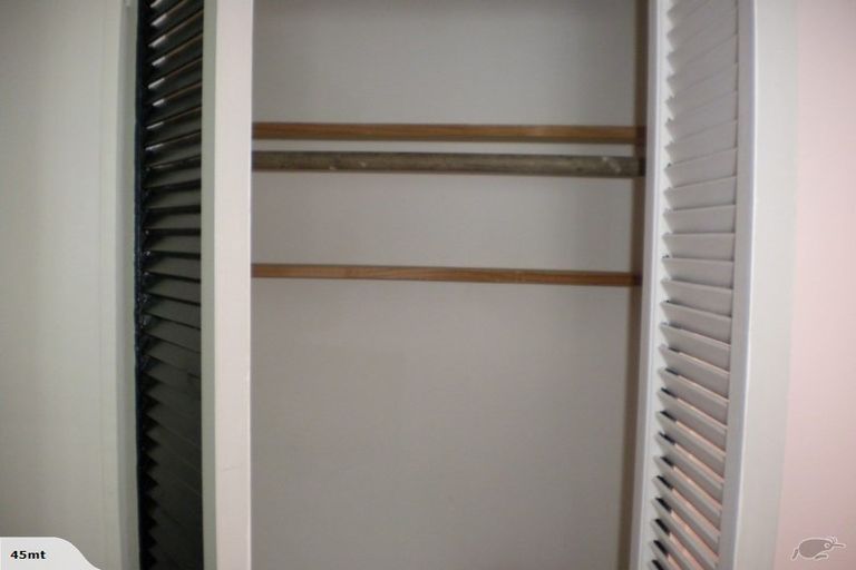 Photo of property in 140 Akaroa Drive, Maupuia, Wellington, 6022